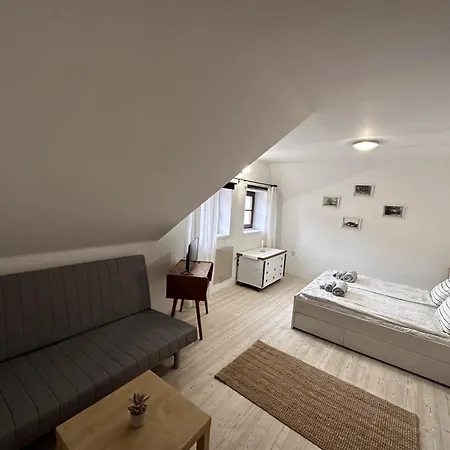 Na Zelnicach بيت ضيافة Ratiskovice